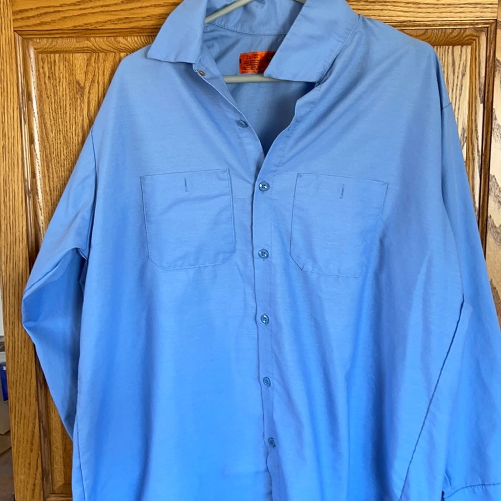 Mens Red Kap dress shirt size XL.